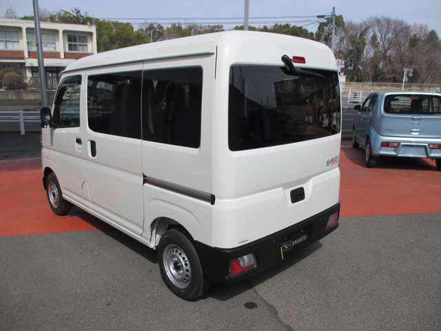 Daihatsu Hijet Cargo 7