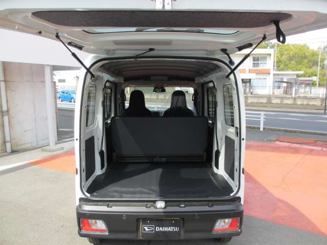 Daihatsu Hijet Cargo 9