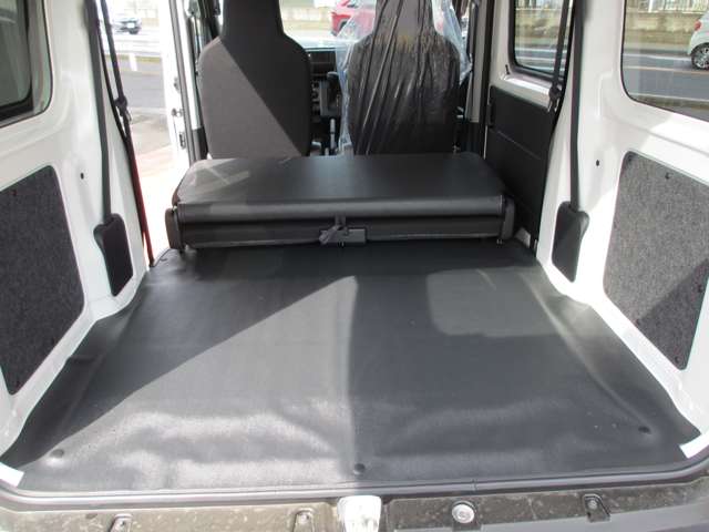 Daihatsu Hijet Cargo 10