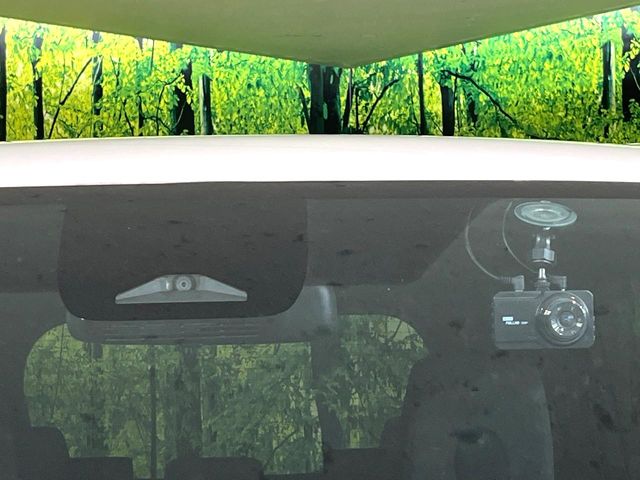 Toyota Noah 4