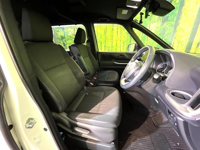 Toyota Noah 8