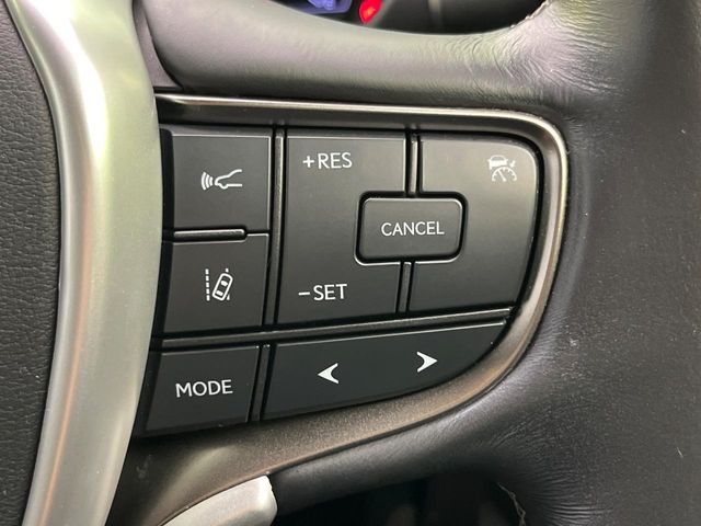 Lexus UX 6