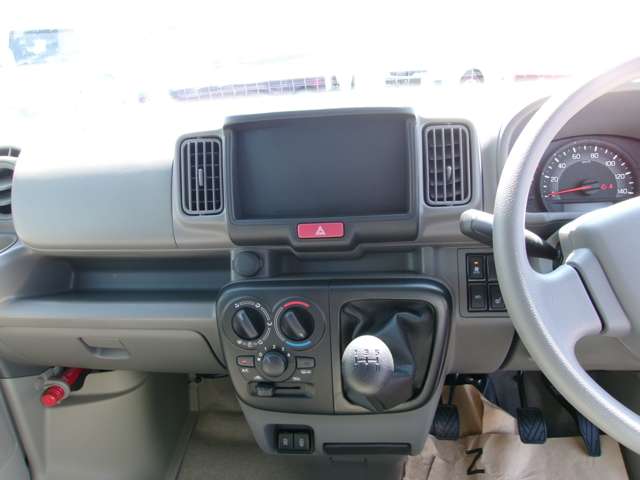 Nissan NV100 Clipper 11