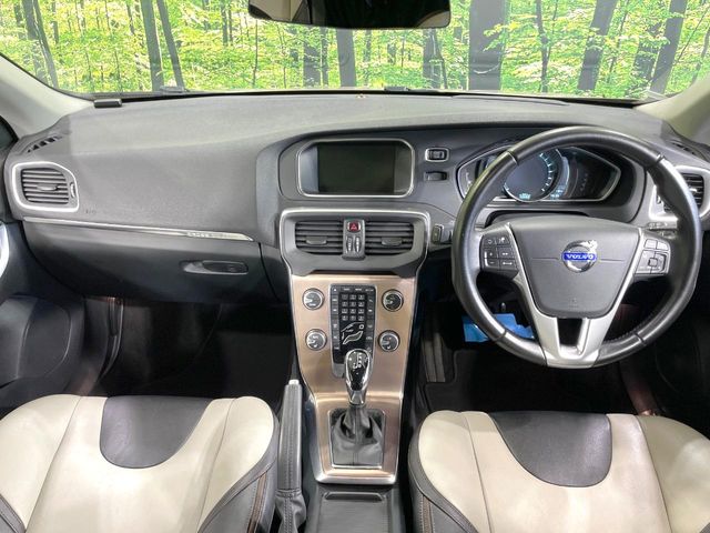 Volvo V40 Cross Country 2