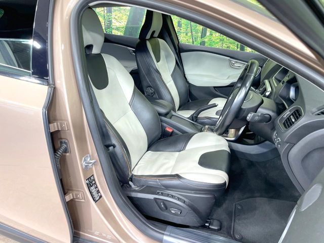 Volvo V40 Cross Country 8
