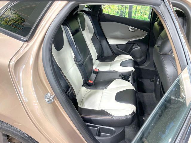 Volvo V40 Cross Country 9