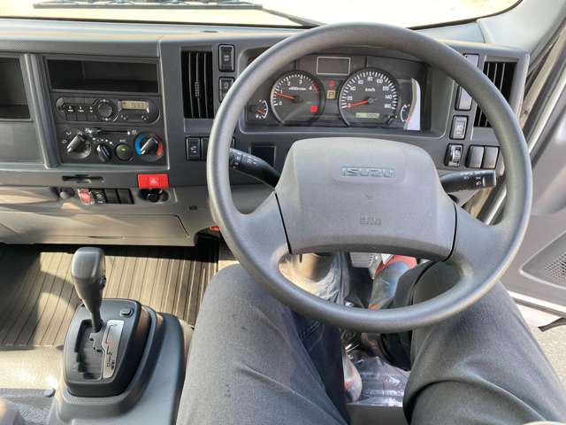 Isuzu Elf 11
