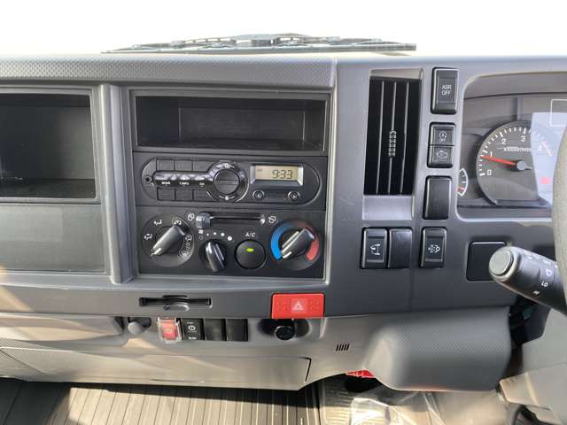 Isuzu Elf 12