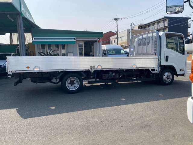 Isuzu Elf 4
