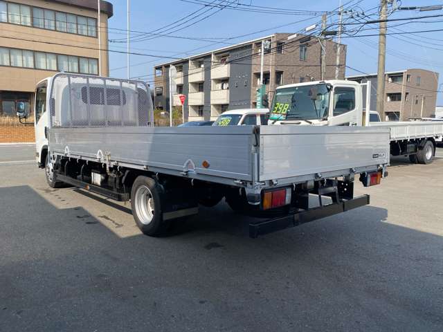 Isuzu Elf 6