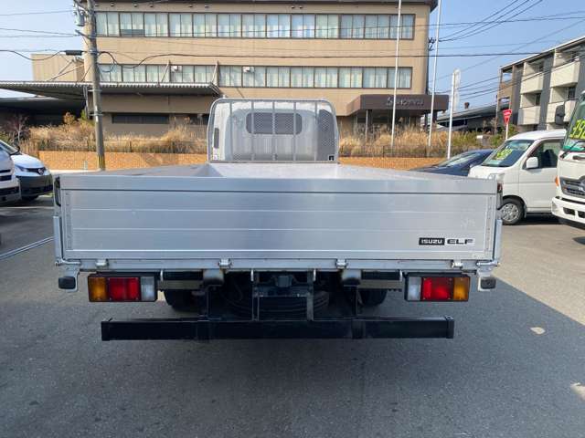 Isuzu Elf 7