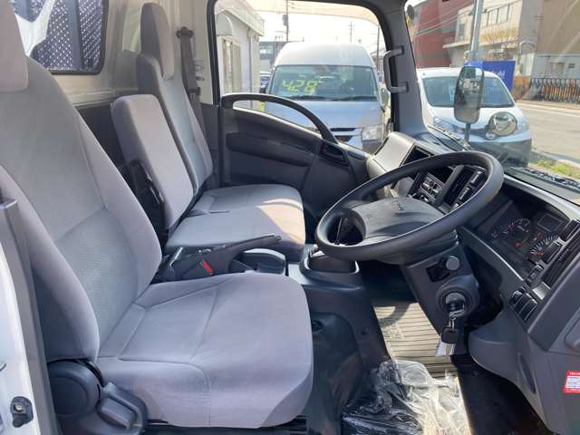 Isuzu Elf 9