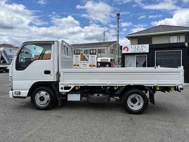 Isuzu Elf 4