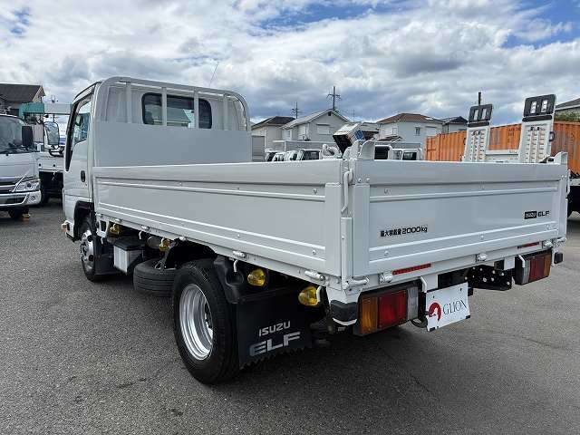 Isuzu Elf 8