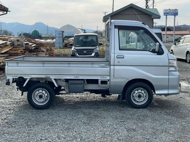 Toyota Pixis Truck 10