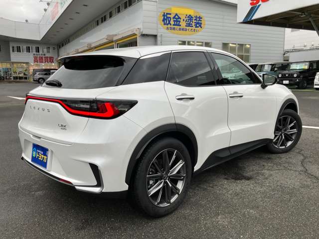 Lexus LBX 12