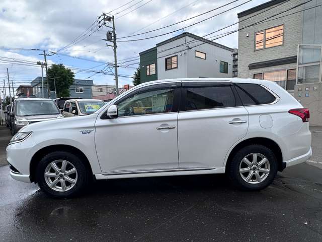 Mitsubishi Outlander PHEV 4