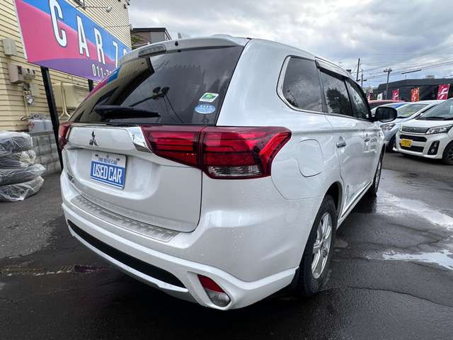 Mitsubishi Outlander PHEV 7