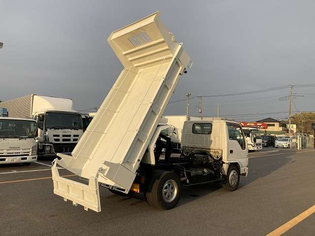 Isuzu Elf 2