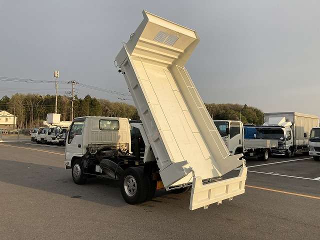 Isuzu Elf 10