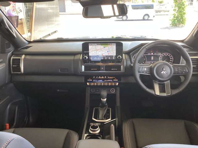 Mitsubishi Triton 6