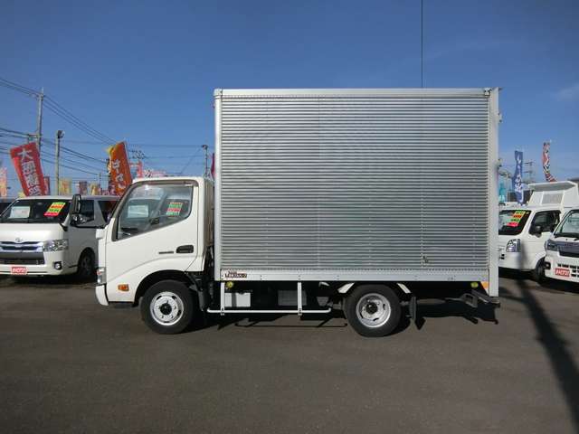 Hino Dutro 3