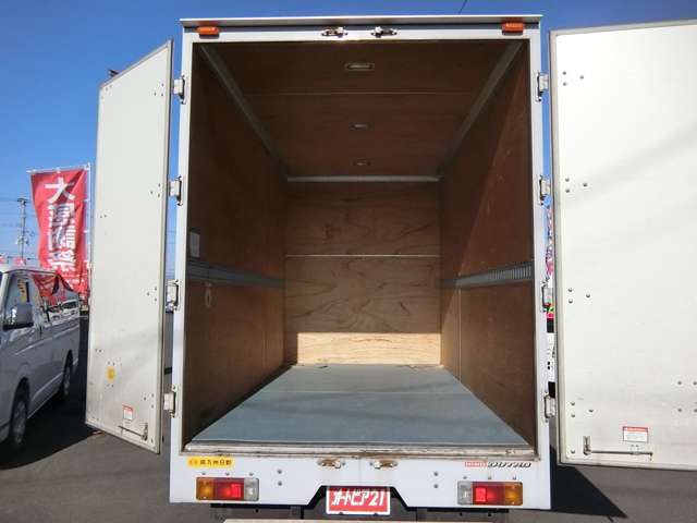 Hino Dutro 6