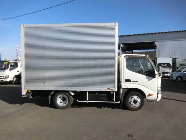 Hino Dutro 8