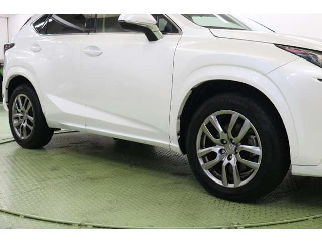 Lexus NX 7