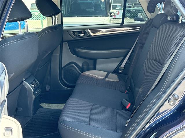 Subaru Legacy Outback 5