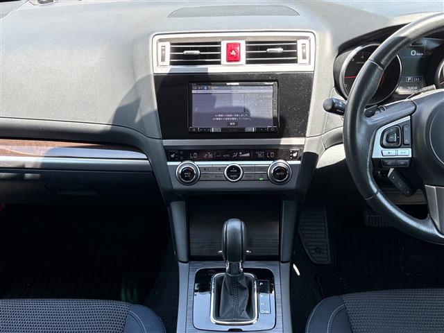 Subaru Legacy Outback 8