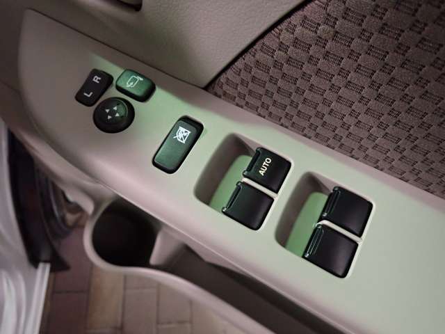Nissan NV100 Clipper 12