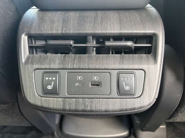 Nissan Ariya 11