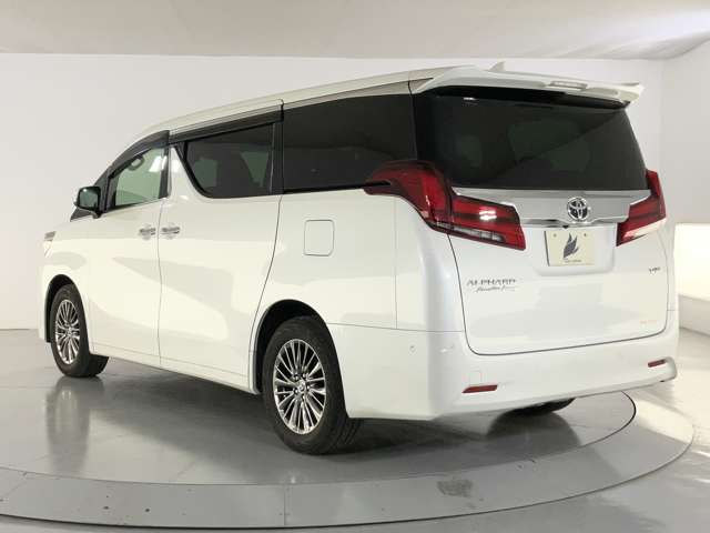 Toyota Alphard 8