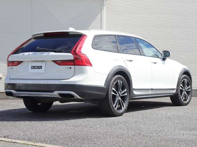 Volvo V90 Cross Country 8