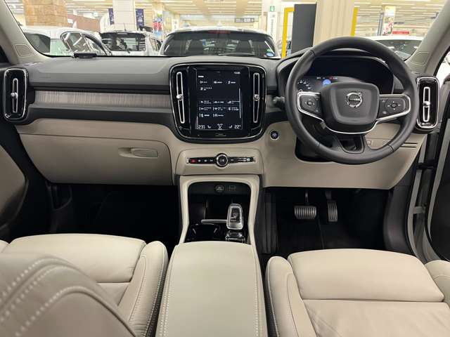 Volvo XC40 3