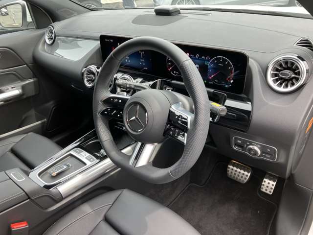Mercedes-Benz GLA-Class 6