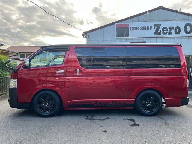 Toyota Hiace Van 11