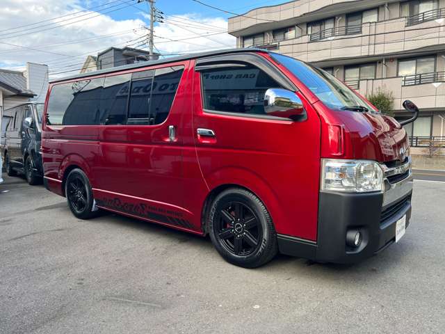 Toyota Hiace Van 4