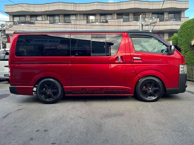 Toyota Hiace Van 5