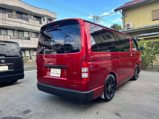 Toyota Hiace Van 7