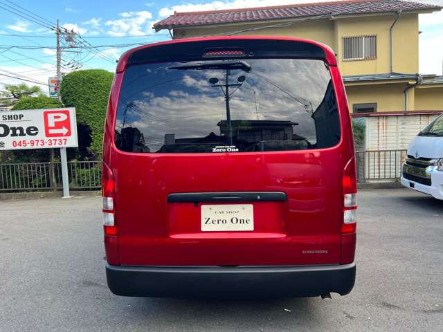 Toyota Hiace Van 8
