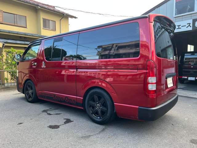 Toyota Hiace Van 10