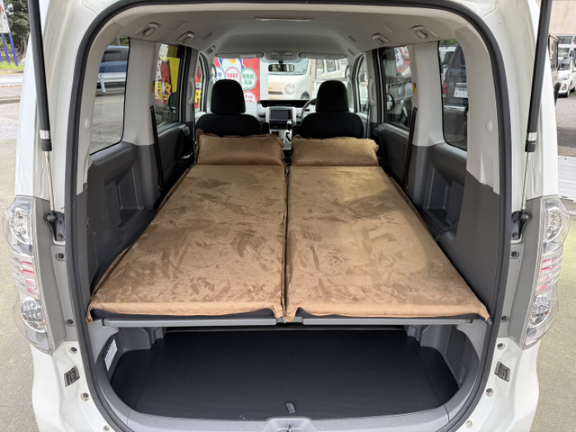 Toyota Voxy 6