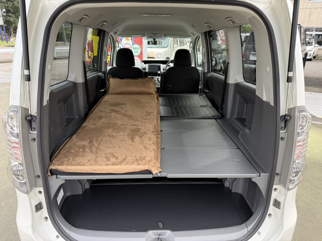 Toyota Voxy 8