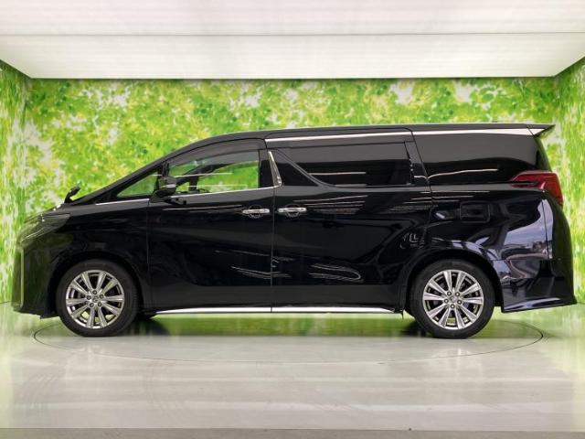 Toyota Alphard 5