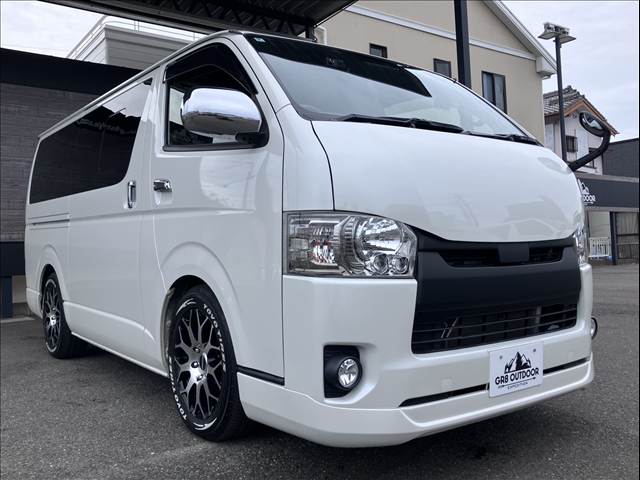 Toyota Hiace Van 11