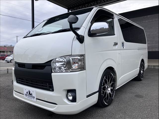 Toyota Hiace Van 12