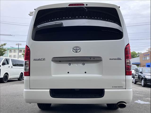 Toyota Hiace Van 3