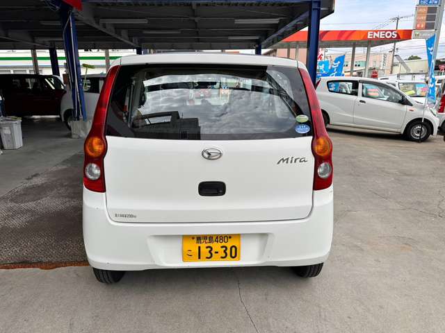 Daihatsu Mira 4